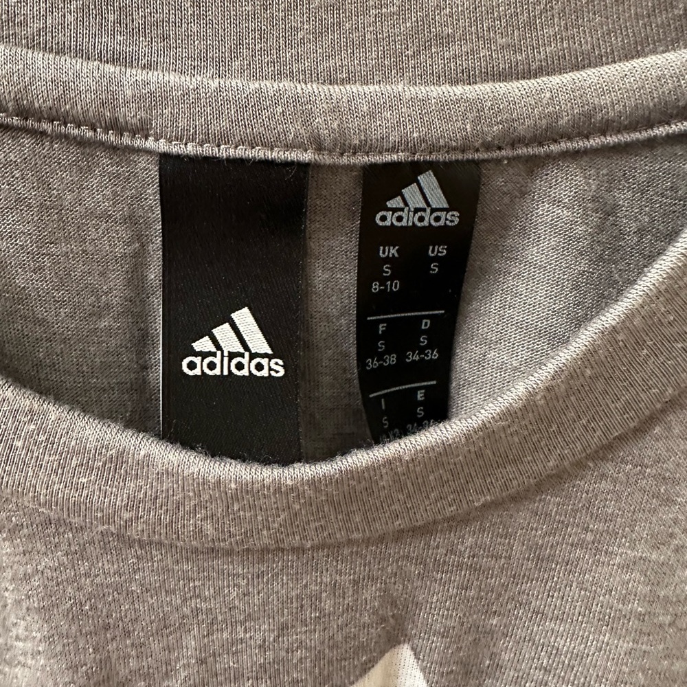 Women’s Adidas workout top - Picture 3 of 4